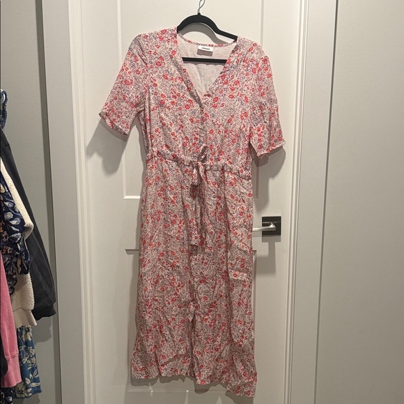 Minimum Pink Floral Maxi Dress with Tie Waist - Picture 2 of 7